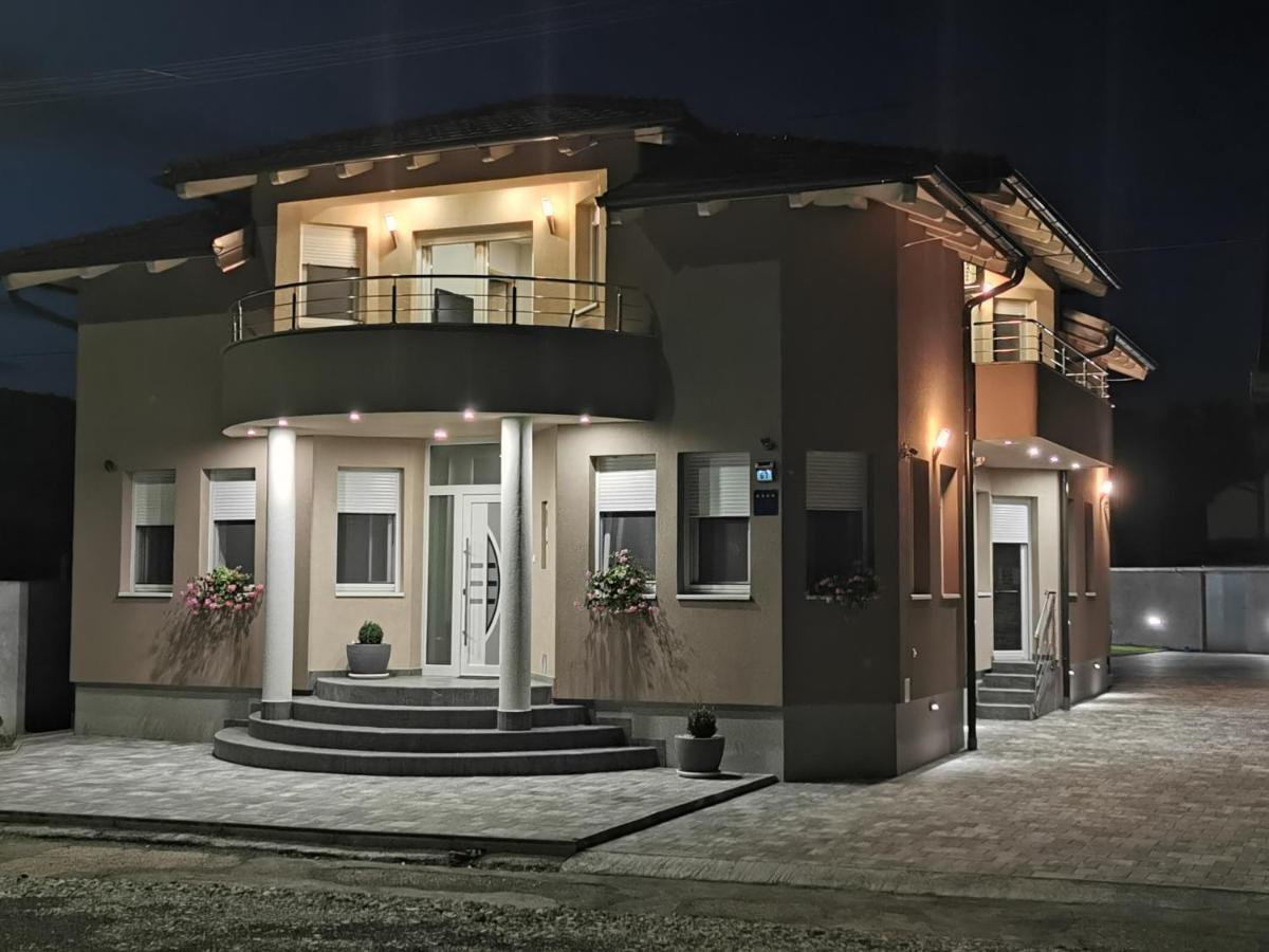 Apartman Bozur **** Satnica Dakovacka Екстериор снимка