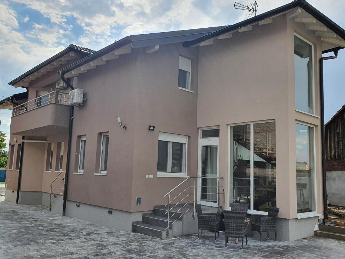 Apartman Bozur **** Satnica Dakovacka Екстериор снимка